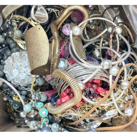 2 LB Jewelry Bundle – Vintage to Modern Grab Bag – Wearable Estate Jewelry - Picture 1 of 11
